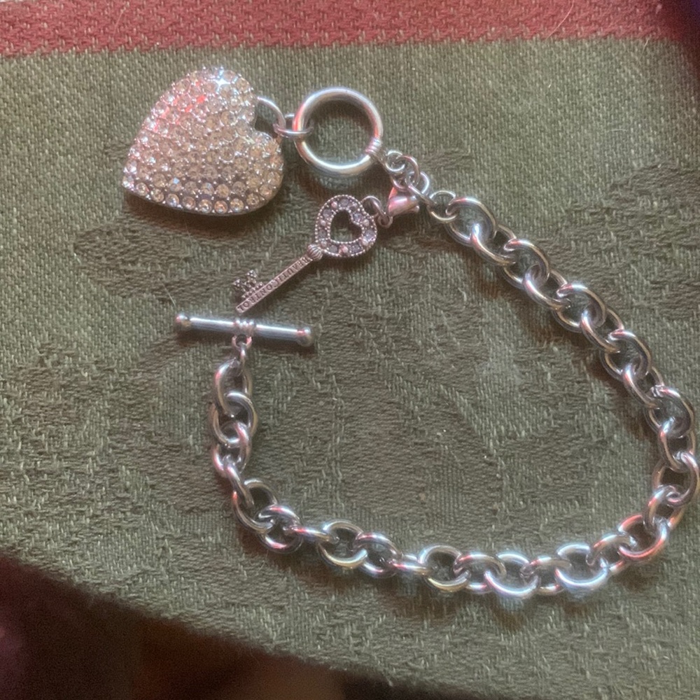 Bracelet Heart - rhinestones - remove-able / moveable key to heart charm.